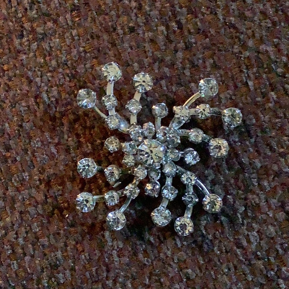 Beautiful rhinestone floral pendant brooch